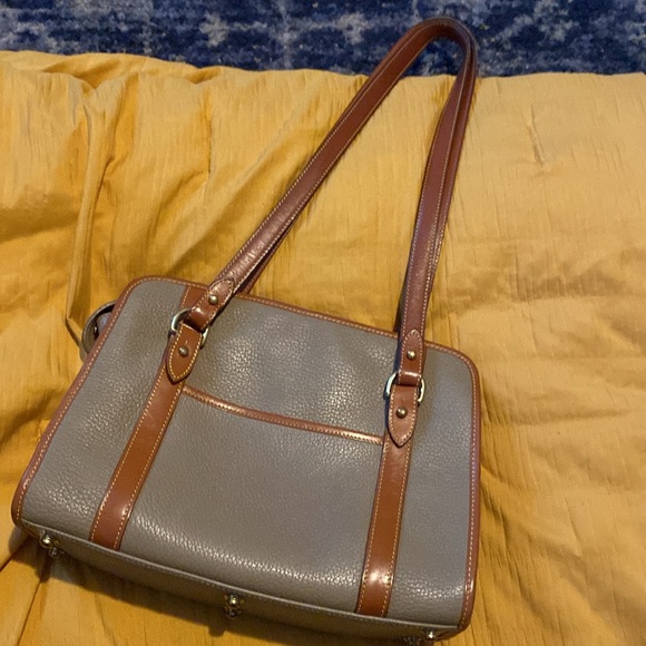 Beautiful vintage Dooney and Bourke shoulder bag - Picture 4 of 8